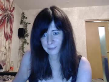 lia_ang