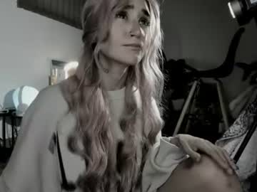 lonelly_lolly98