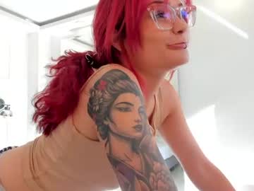 mae_lyra